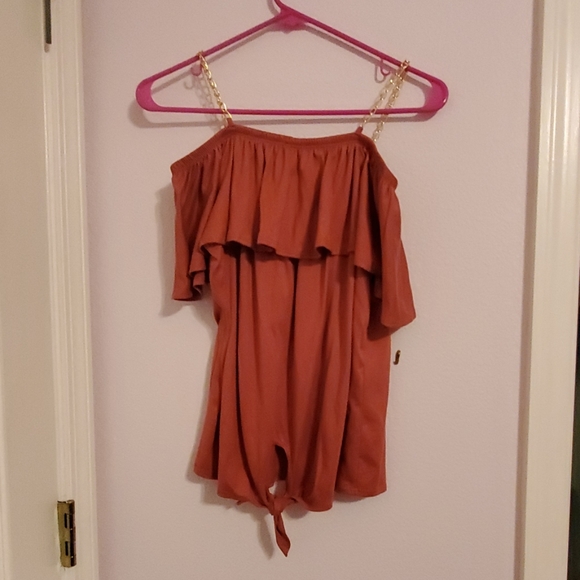 Open shoulder top - Picture 1 of 1